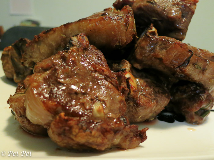 grilled lamb chops with garlic and rosemary
